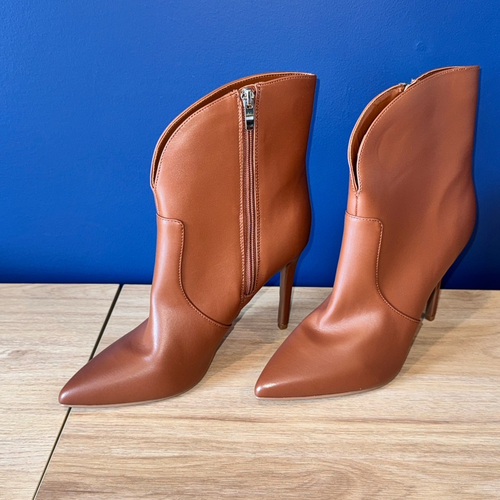Nine West Brown Pointed Toe Heeled Ankle Booties Size 9 NWOB